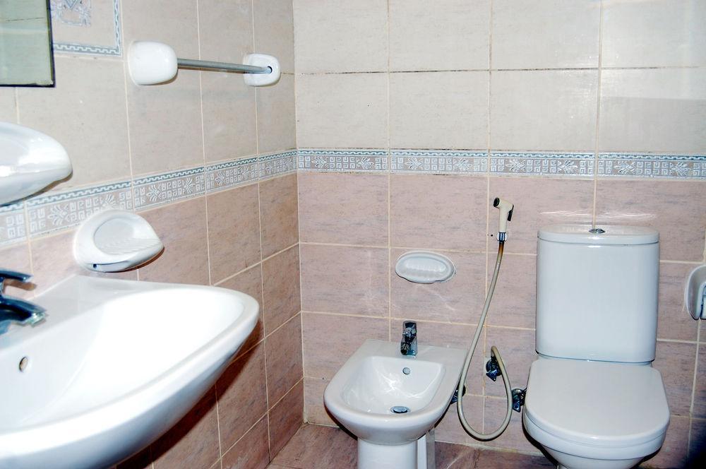 Al Ferdous Hotel Apartment Sharjah Exterior photo