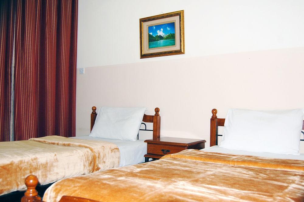 Al Ferdous Hotel Apartment Sharjah Exterior photo