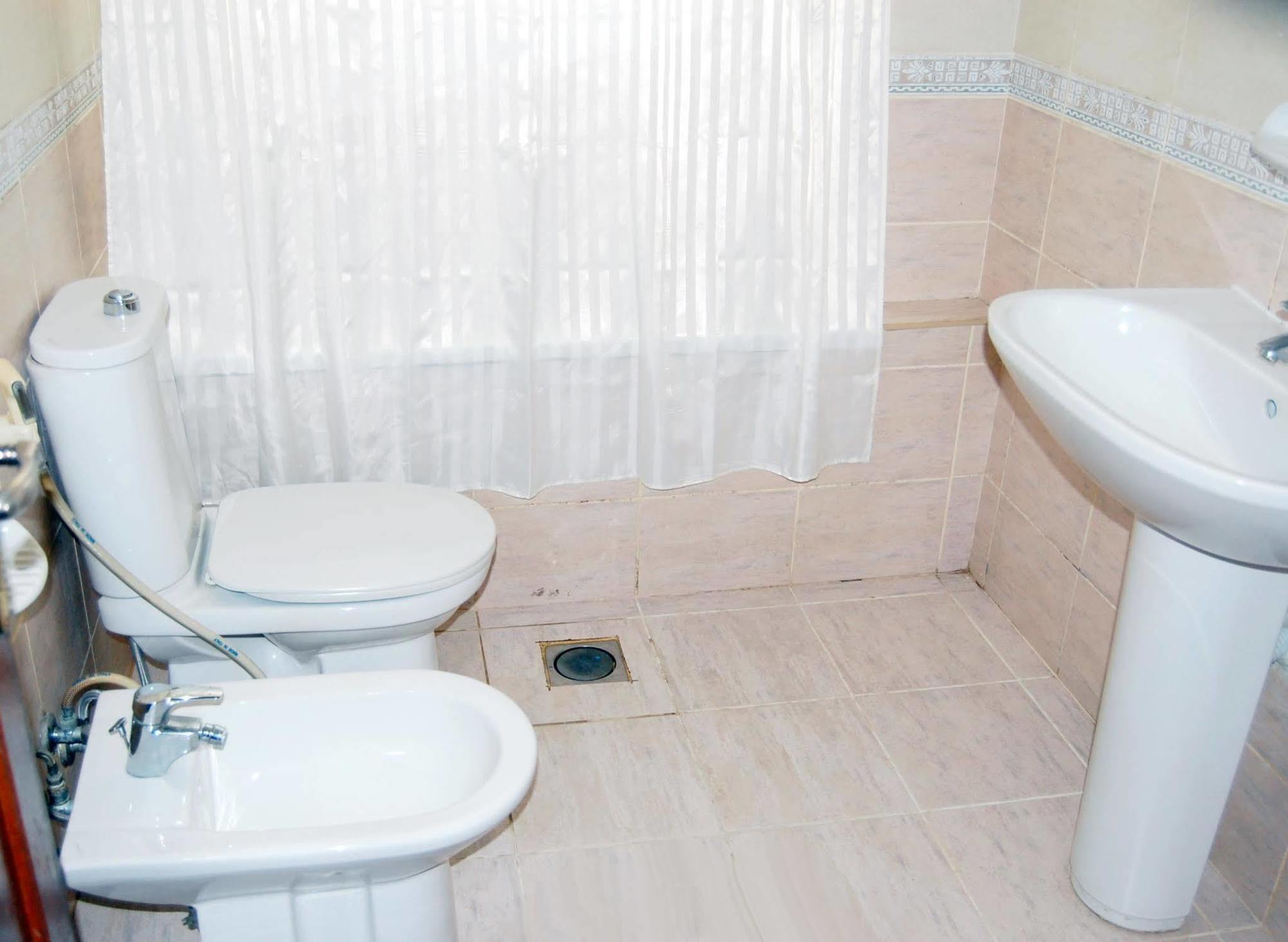 Al Ferdous Hotel Apartment Sharjah Exterior photo